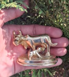 brass Kamadhenu cow and calf idol